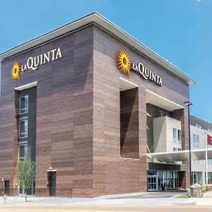 la-quinta-inn-suites-memphis-downtown.memphishotelsnow.com/